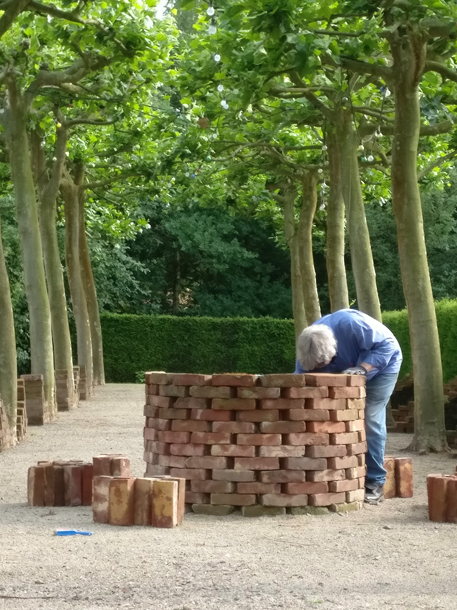 ...und ein nicht wirklicher Brunnen